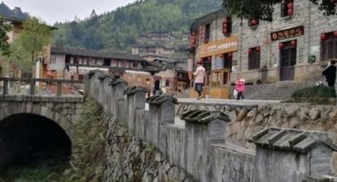 中国最“香”的古村，深山里的布达拉宫，桂树600岁高龄依旧飘香