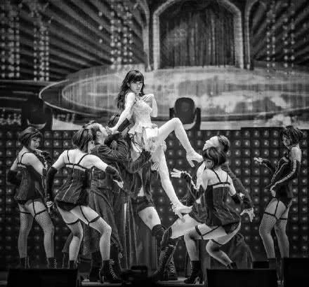 21岁的你拿什么拼过，51岁的周慧敏，48岁的莫文蔚，43岁的佘诗曼