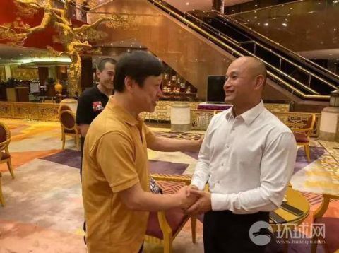  警长■“光头警长”等港警部分代表与胡锡进付国豪会面