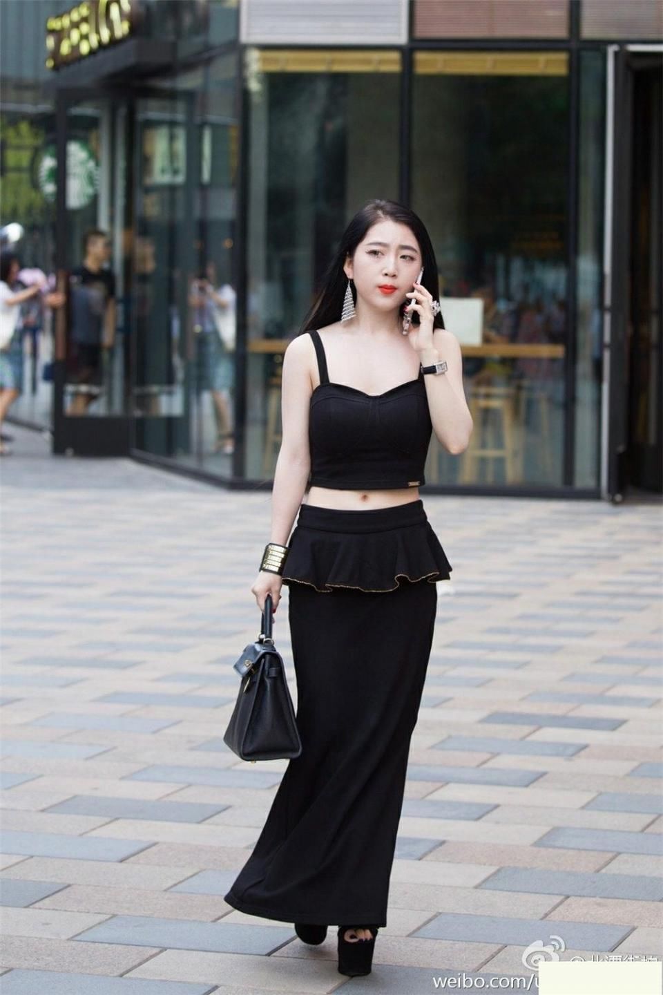 街拍三里屯时尚靓丽的姑娘