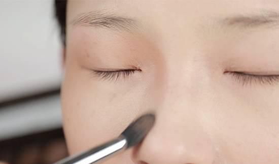  [化妆师]新手化妆教程淡妆，化妆师教你瞬间变脸！