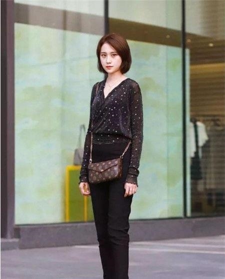 线条@塑造腿部线条，风哥街拍：温婉可人的美女