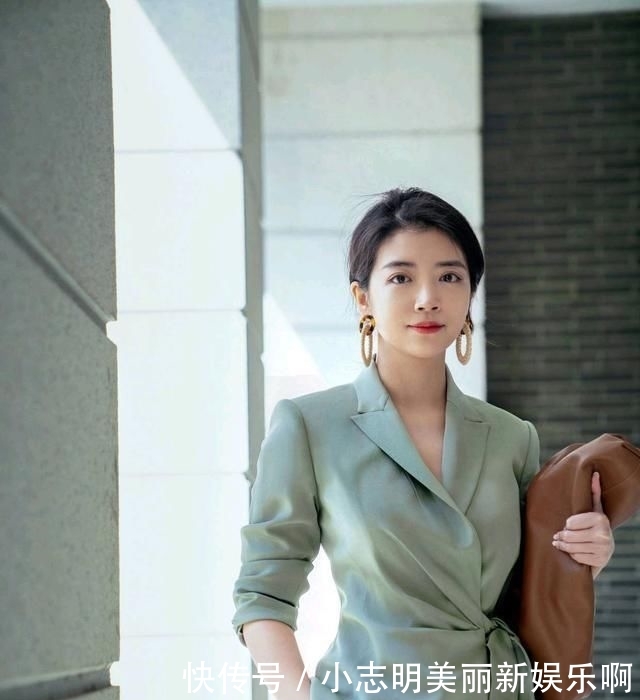 「脱俗」今年春天穿什么颜色?三木几套穿搭清新脱俗,有这个颜色就够了!