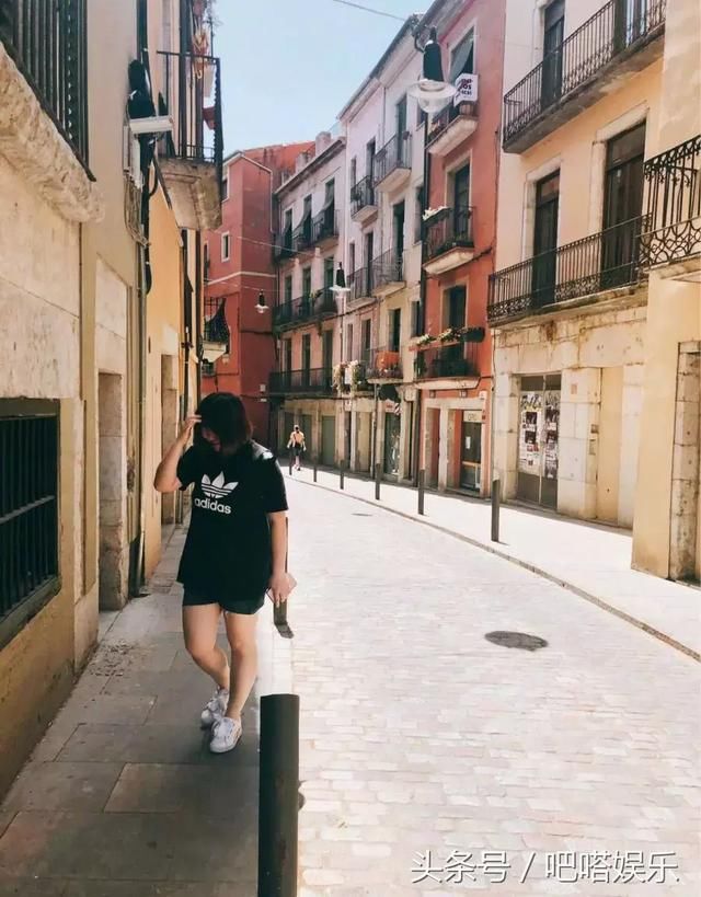 看完陈乔恩助理的街拍，我不想减肥了，胖点也没什么不好的！