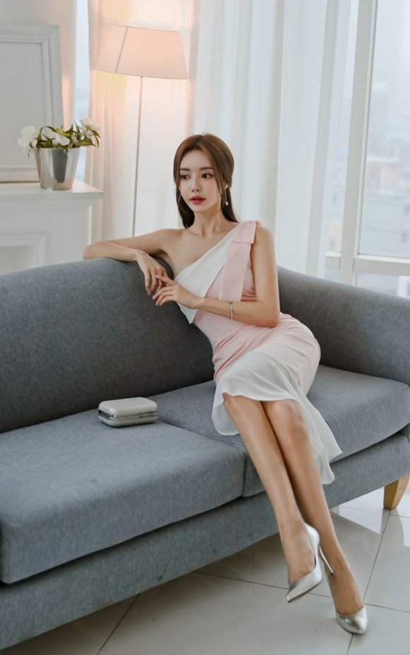 女神孙允珠，水晶瓷釉人鱼传说红杏晚礼裙