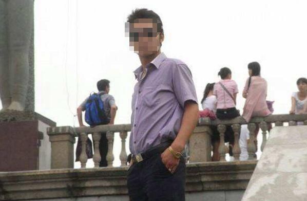 女子因丈夫赌博欠钱选择离婚,半年后带孩子去