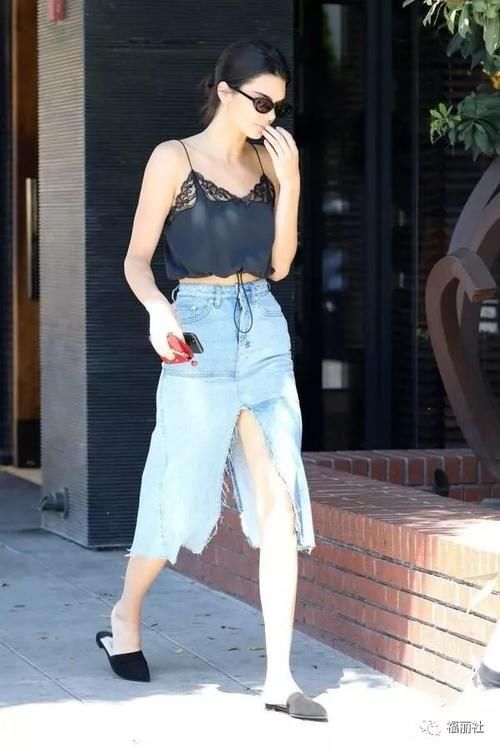 一件吊带性感妩媚又柔情似水，统统搞定