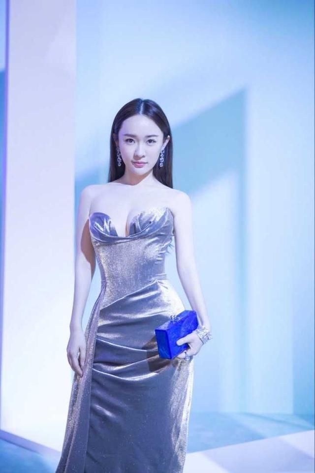 辣妈霍思燕靠一个个包数次提升气质，网友：和女神之间差一个包！