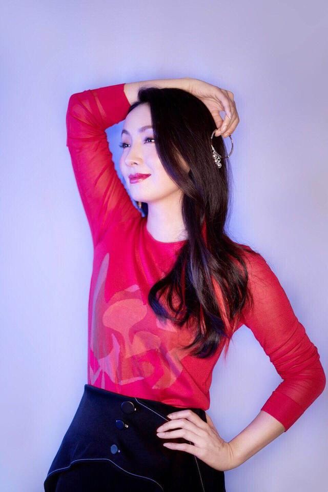 46岁的陶虹遇见47岁的俞飞鸿，这次气质美貌都不重要了