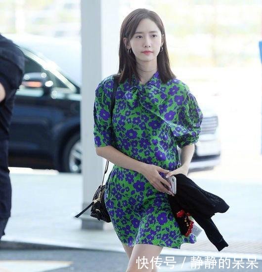 林允这腿细到吓人！网友哪怕只有一天也想以这身材活着！