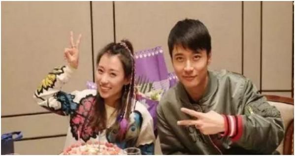 网传“女助理爱上男明星”稿件实锤毕滢?她否认，网友:心疼洪欣