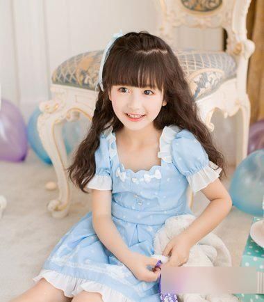 齐刘海萌萝莉发型，小学女孩中长发扎发！