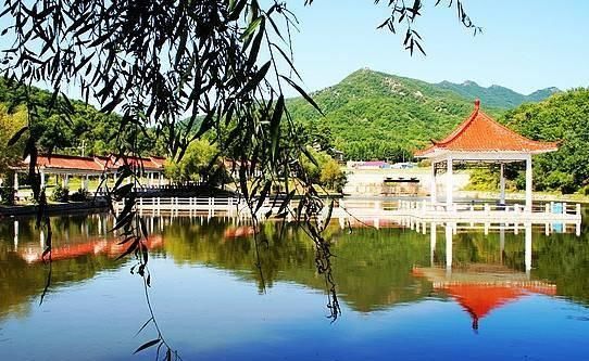 中国唯一省市同名的城市，曾为省会，文化底蕴深厚，旅游资源丰富