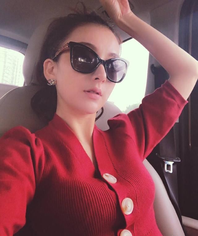 天王嫂疑似辟谣“二胎”,微博发图,看完后网友炸锅了!