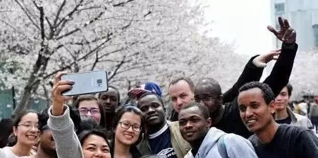 中国大使馆通知：这些人将不再拥有中国国籍，没有商量的余地！