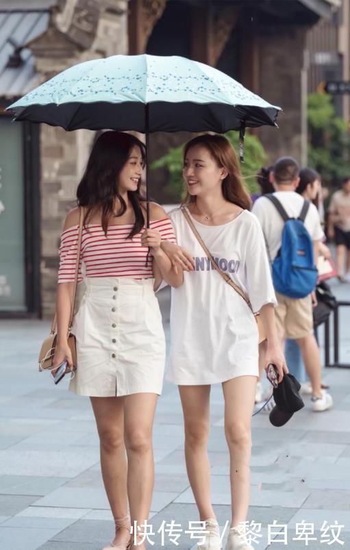 美女:大衣配美女,好看又时髦,街拍:图1小姐姐这应该是大胆炫腹吧