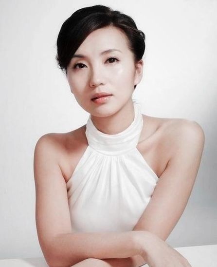 『工作』嫁给百亿富豪刘海峰,因工作差点精神分裂如今转型当老师