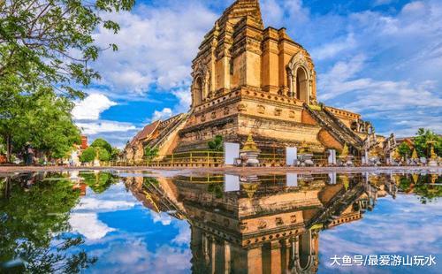 中国游客带泰国旅游，随处可见中国文字，游客纳闷：真的出国了？