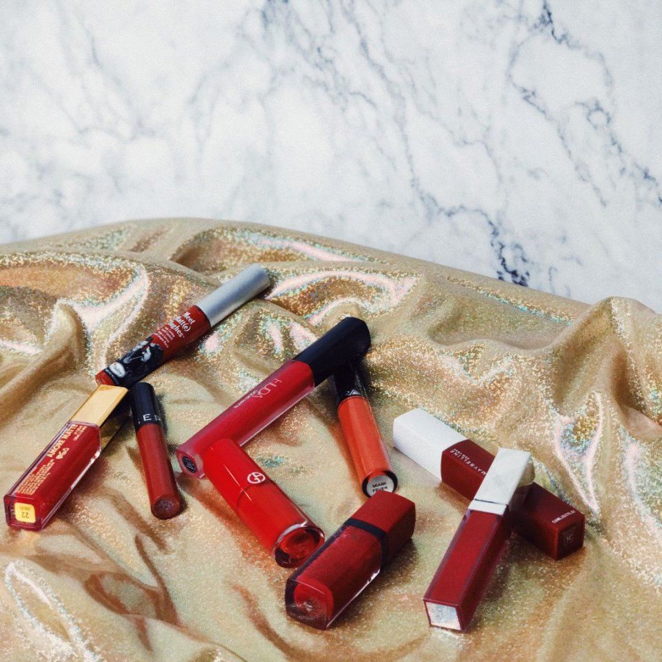 为了试出吃火锅都不掉色的唇膏,我们真的吃了顿火锅!