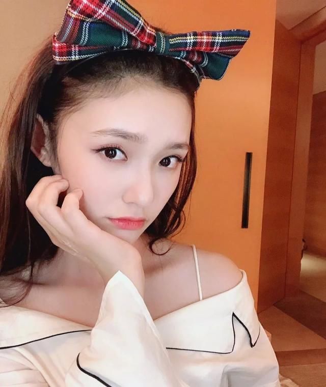 周迅李沁戏内是宠妃，戏外素颜也能打！