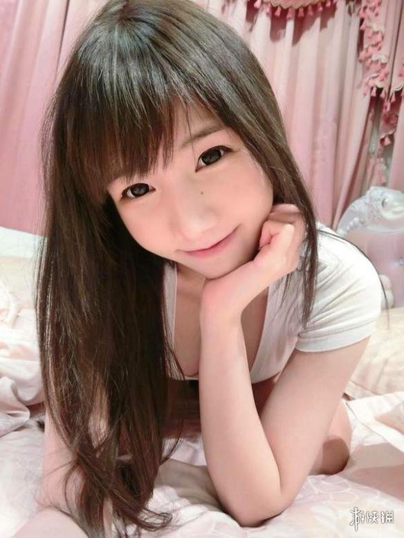 泰国网红＂棒糖妹＂最新福利美照 大胸肌要包不住了！