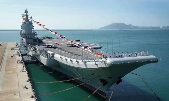 『源相控阵雷达』邻国万吨巨舰即将入列,与中国海军相比,孰强孰弱?