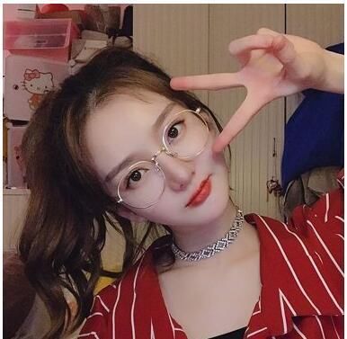 气质中分长刘海发型扎头发，不止是不羁哦!