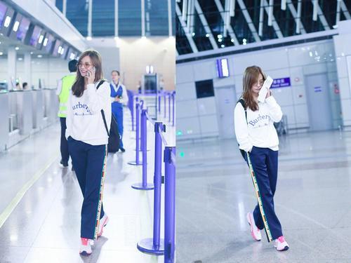 赵薇又瘦出新高度，一身运动装穿出80斤的效果，网友：这身满分