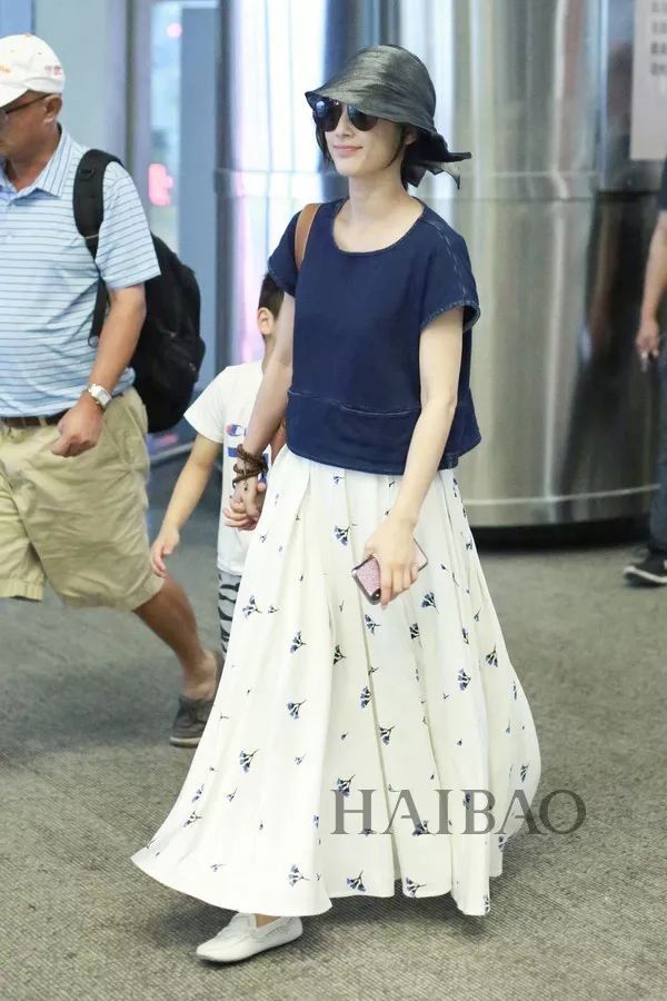 晴格格王艳让人不敢认!杨烁老婆原来是她…【海报街拍】