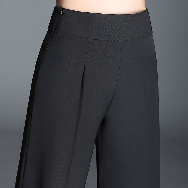 太美了!立秋后裙子别穿了，今秋流行洋气阔腿裤，韵味十足，美爆