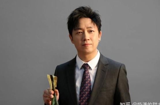 罗云熙被编剧力证加戏？潘粤明父母回应儿子离婚？朱正廷被迫改名