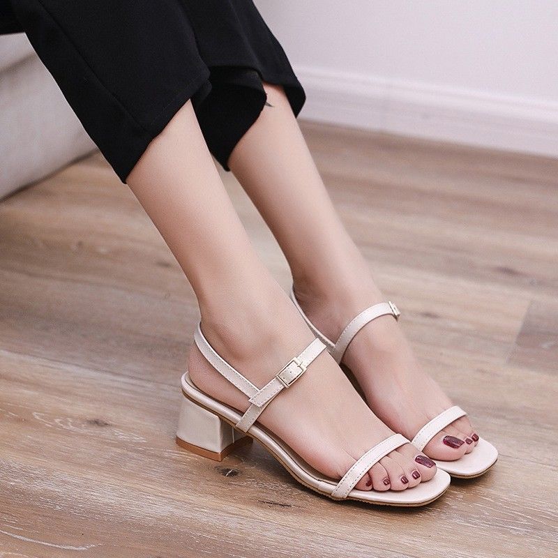 现在的高跟鞋可真时尚，第五双鞋，我都没见过个性又洋气