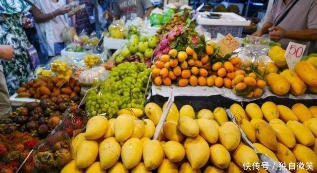 泰国芒果堆积，为何中国游客不愿意买只因为标语太伤人