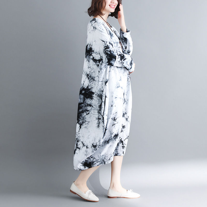 55岁的妈妈同学聚会，多年未见的老同学夸她还如此年轻，会打扮