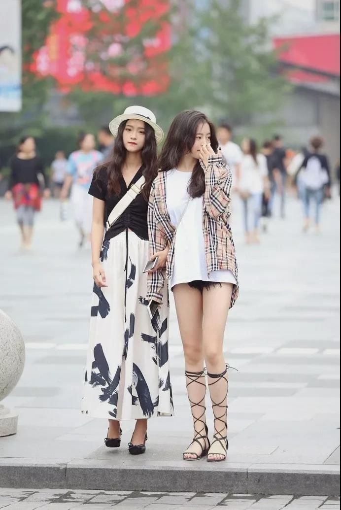 街拍路人，艳压群芳的独特穿搭参考，让你成为时尚潮流领跑人