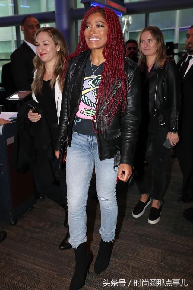 今年秋天穿皮夹克跟明星学，从吉吉到赛琳娜，帅气又不失妩媚