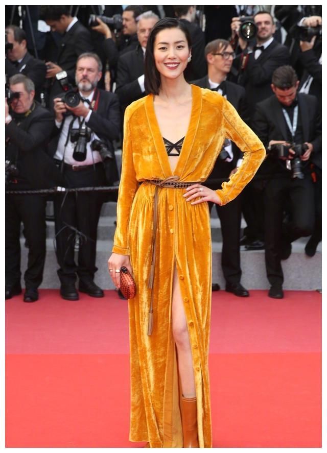 刘雯:魅力女神,身材完美诱人!