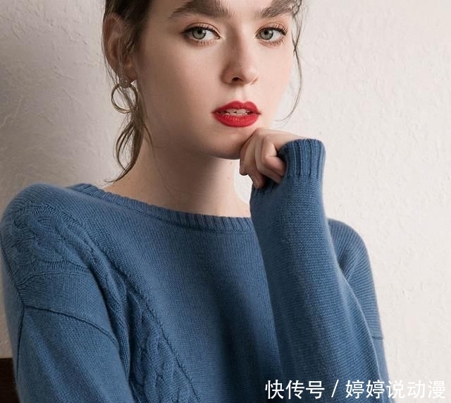  「V领羊绒衫」冬天毛衣最全搭配法：今年你的羊绒衫一定要这穿