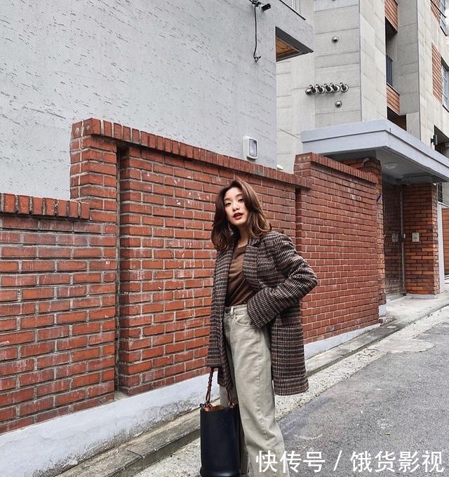  [色打底衫]矮个子穿出大长腿既视感，跟着这位149cm台湾时尚博主学穿搭吧