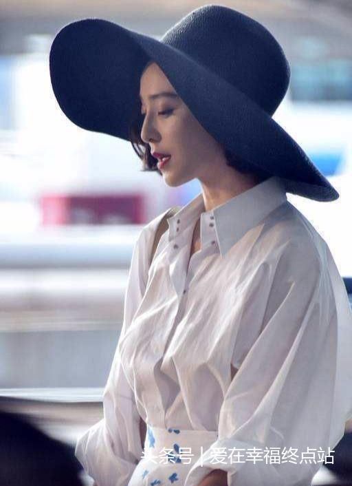 冯小刚微博回应逃亡谣言，却不小心出卖了范冰冰和葛优