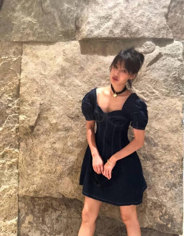 这一身公主裙真减龄，还特显瘦呀，不信？看陈燃穿就好了