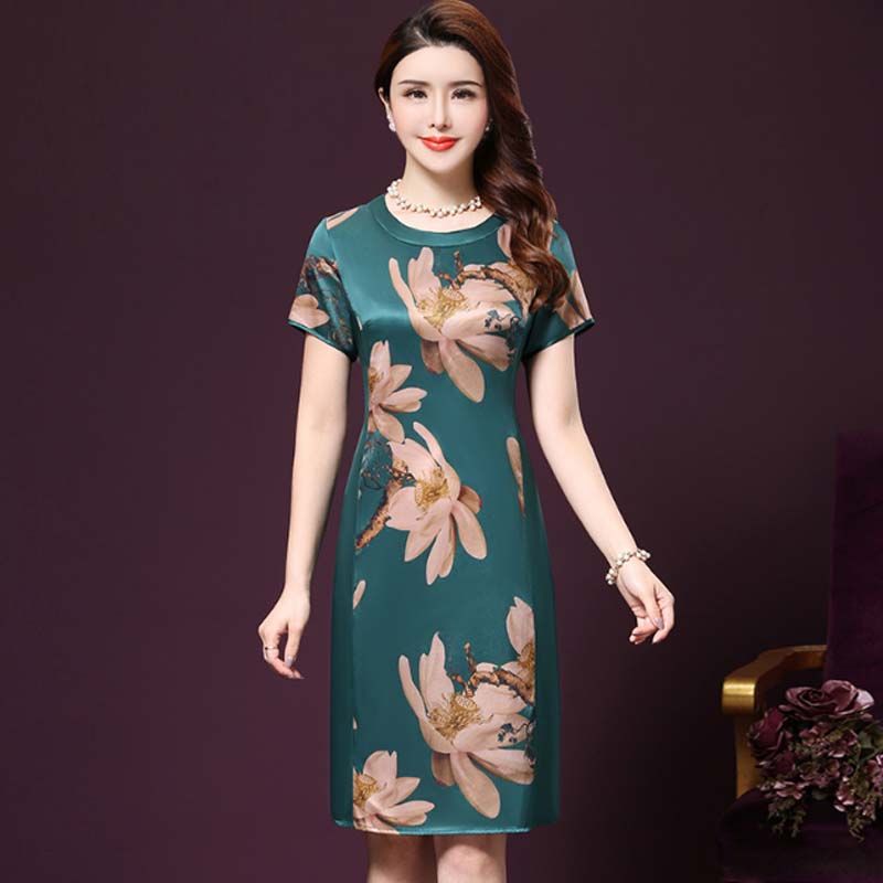 过时的夏装送我也不要，入秋后的新款欧货裙，时尚美嫩，先穿先美