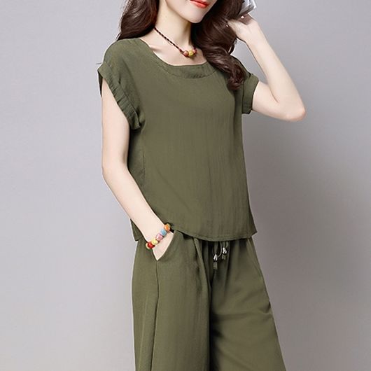 老婆旅游从不穿裙子!穿套装比裙子美腻太多了，怎么看都美