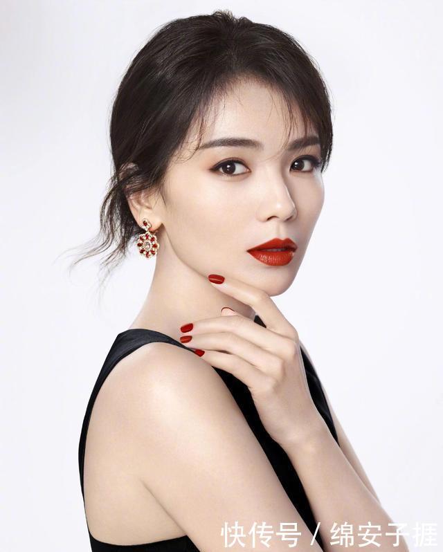  『看起来』有这4个“特征”的女生，年轻时看起来漂亮，年纪越大反显老