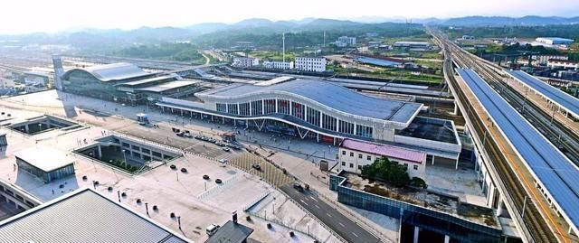  相交@江西这个站不简单, 高铁不用平交用骑跨式相交