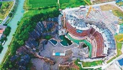 中国首个“深坑”酒店,耗资20亿建成,却建在地下80多米出
