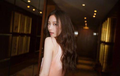 迪丽热巴又换新发型了？美的让人窒息！