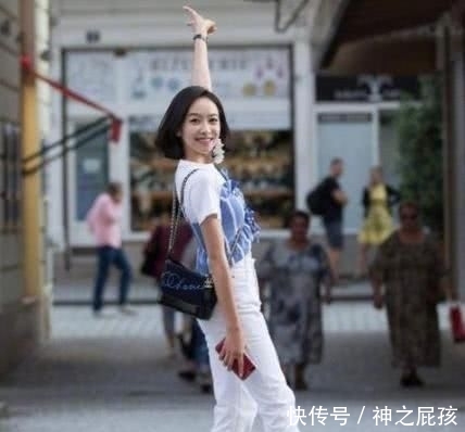  「双腿纤细」2020年初春必选的两条裤子，款式简单清爽，不信你衣柜里没有