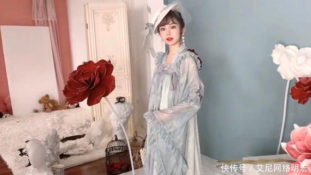  『白鹿云歌』这款汉元素洛丽塔也太像汉服了，第一眼觉得丑，仔细一看太美了