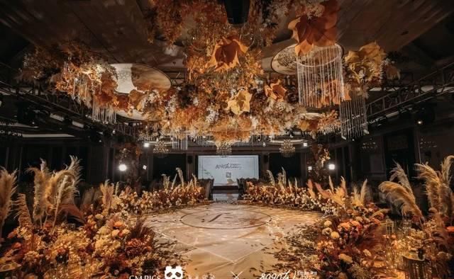  『冲击』波希米亚风的高级婚礼，香槟和橙色的搭配，小范围的视觉冲击